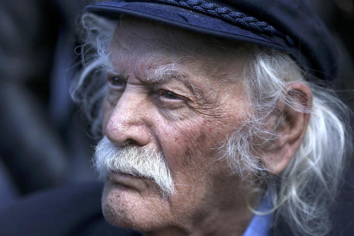 Manolis Glezos, resistance fighter and iconic Leftist, dies at 98